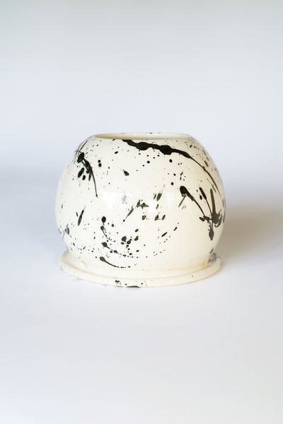 SPHERE SPLATTER POT