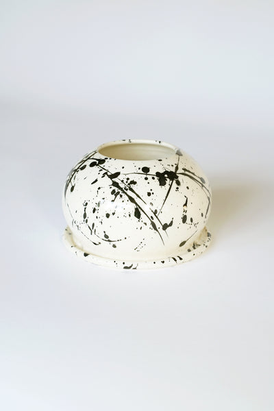 SPHERE SPLATTER POT