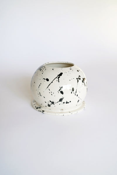 SPHERE SPLATTER POT